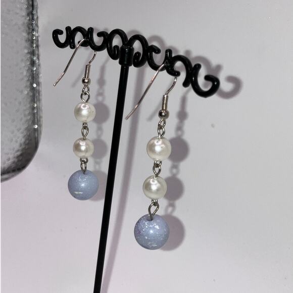 White & Lavender 3 Beaded Dangle Earrings! - Picture 7 of 7